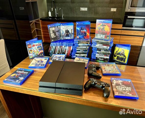 Sony ps4 + 154 игры и 2 джойстика в комплекте