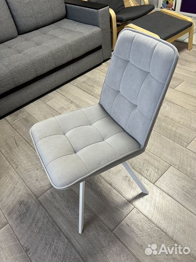 Стул новый кухонный