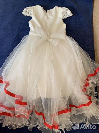 Платье для девочки нарядное 140
