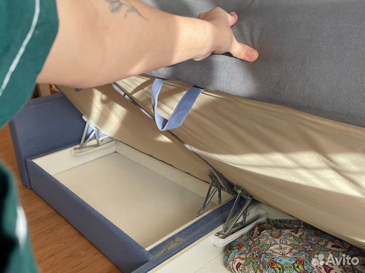 Диван угловой