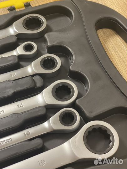 Набор ключей с трещоткой