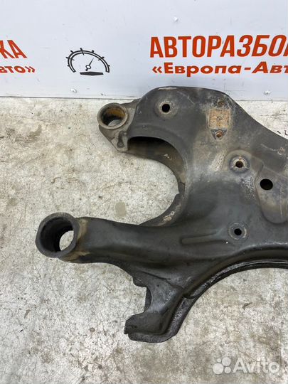 Балка подмоторная Toyota Avensis 2009