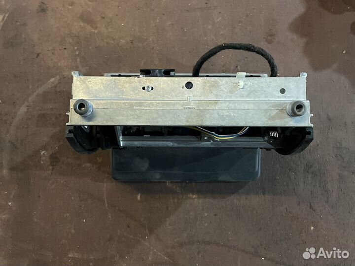 Механизм winda экран монитор navi MMI audi A8 D3