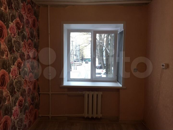 Комната 10 м² в 5-к., 2/5 эт.