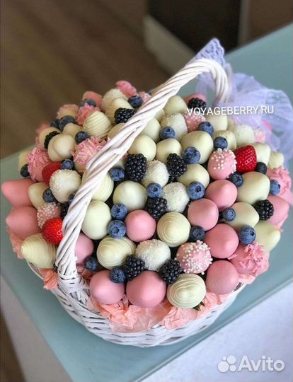 Корзины клубники В шоколаде