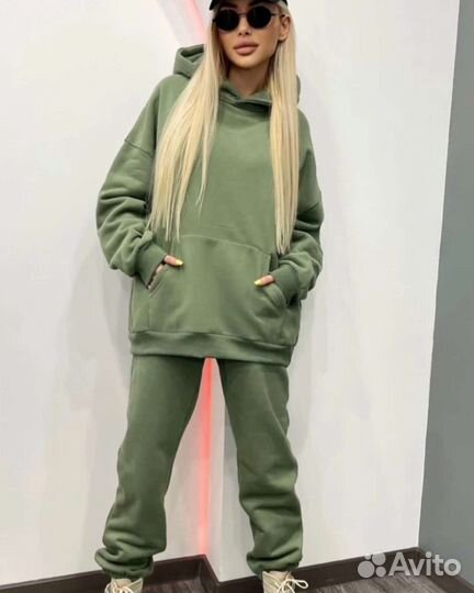 Спортивный костюм женский
