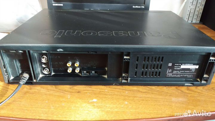 Видеомагнитофон Panasonic NV-sd300am