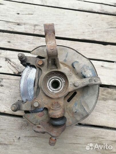 Поворот кулак toyota corolla e120