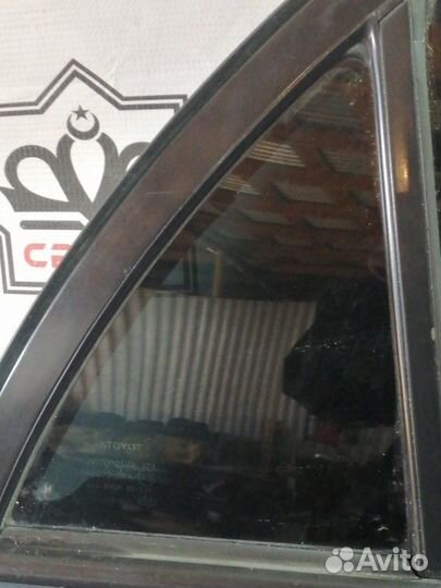 Форточка двери задняя правая Toyota Corolla E150