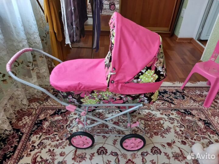 Коляска кукольная