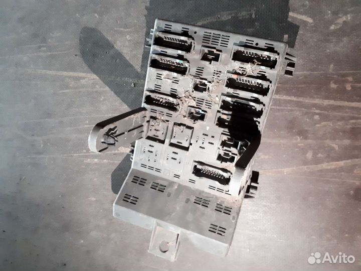 Блок предохранителей Renault Laguna