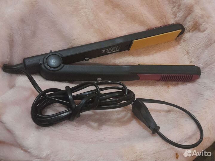 Выпрямитель для волос профессиональный