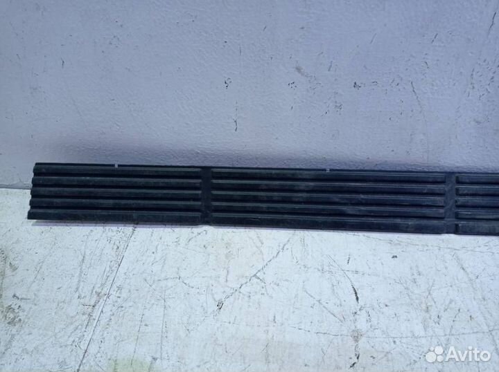 Накладка правой подножки