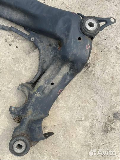 Подрамник передний 4B0399313DC