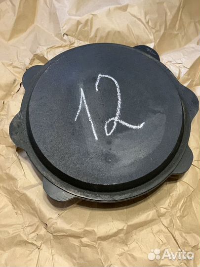 Казан 12 л. С чугунной крышкой сковородой