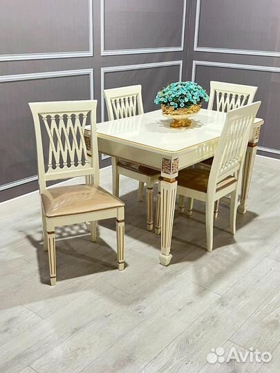 Стол и стулья новые