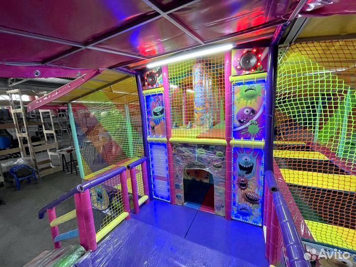 Мобильный игровой лабиринт «Сухой аквапарк»