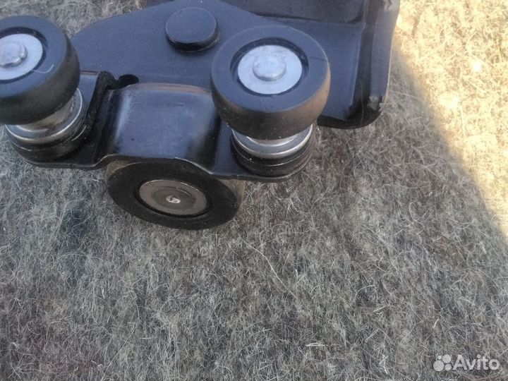 Ролики дверей хендай Старекс H1