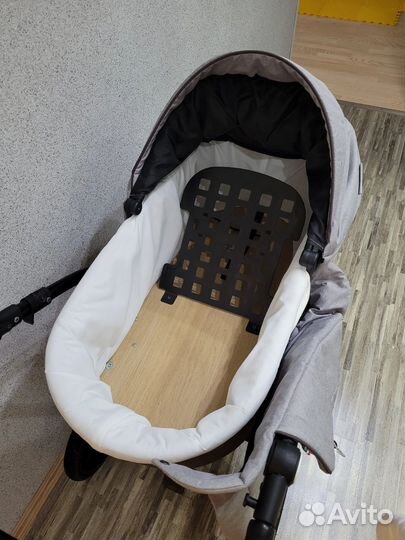 Коляска универсальная 3 в 1 Riko Basic (Bella)