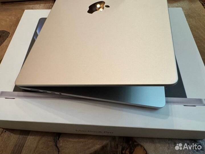 MacBook Pro 16 M2 Pro/16 GB/1 TB SSD/Silver