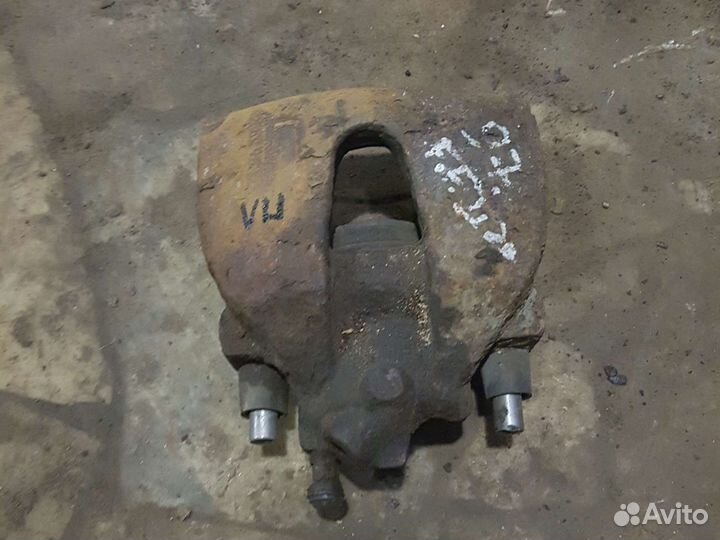 Суппорт передний Ford focus 2