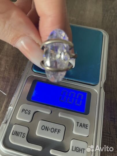 Серебряное кольцо с фианитом