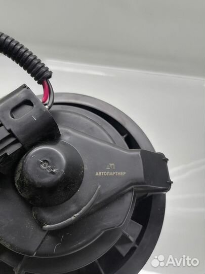 Моторчик отопителя ваз (LADA) xray