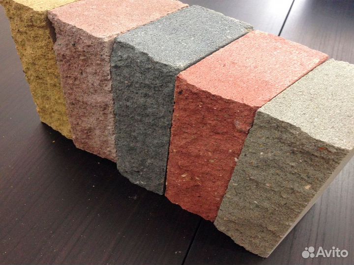 Камень декоративный колотый цветной