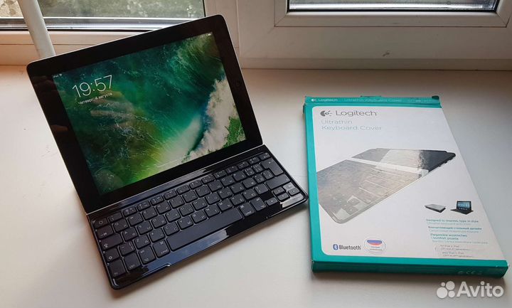 iPad 4 16Gb + Logitech Ultrathin Keyboard Cover