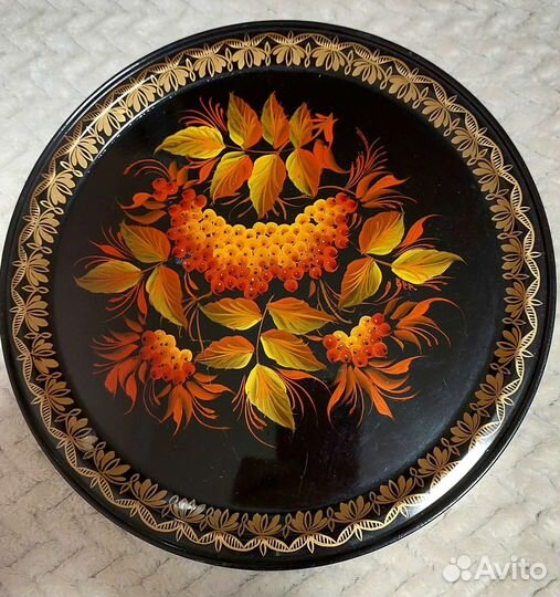 Тагильская роспись подносов