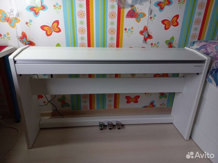 Цифровое пианино Roland F-140R