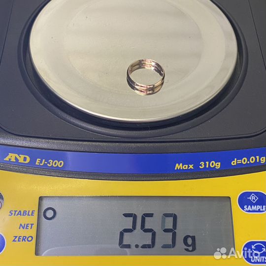 Золотое кольцо 585пр. вес: 2,53гр. размер: 17,5