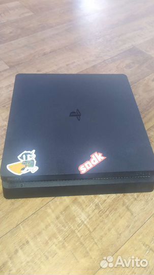 Игровая приставка ps4