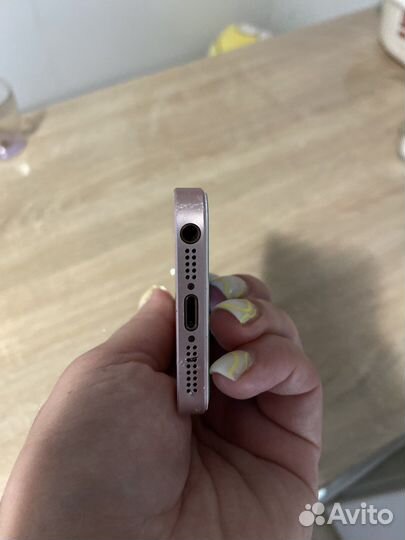 Телефон iPhone 5s