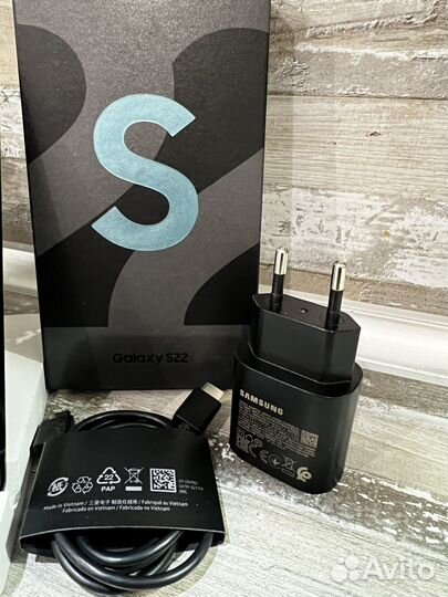 Samsung Galaxy S22, 8/128 ГБ