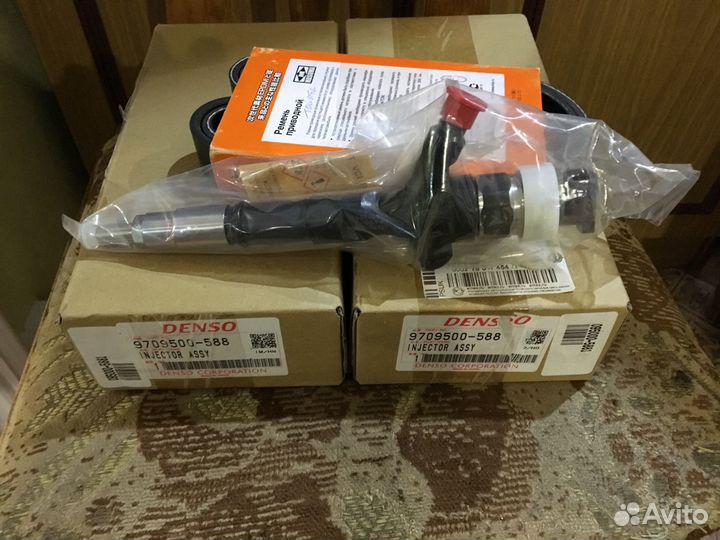 Топливная форсунка (дизельная) denso на toyota hia