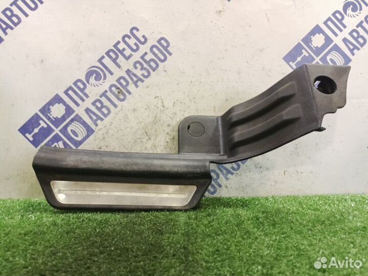 Накладка порога задняя левая Hyundai Terracan