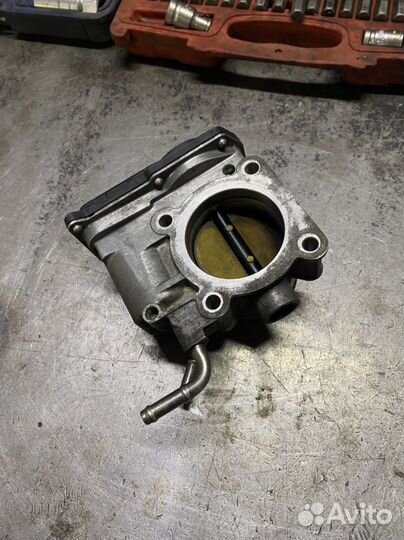 Дросельная заслонка toyota