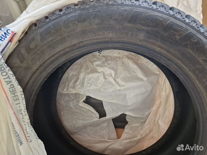 Bridgestone Ice Cruiser 7000 235/55 R18 104T