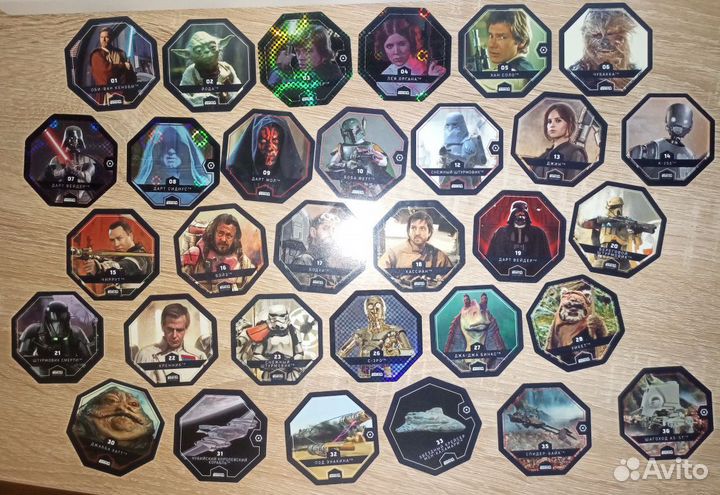 Фигурки и карточки