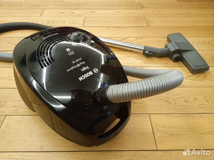 Пылесос Bosch 2100W Германия близко к новому