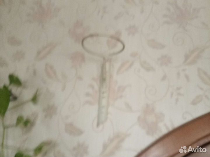 Железная подставка для цветов