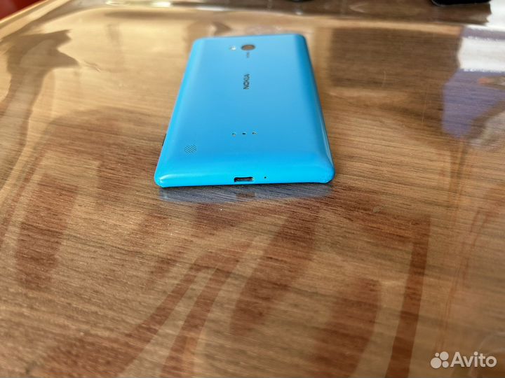 Телефон Nokia Lumia 720