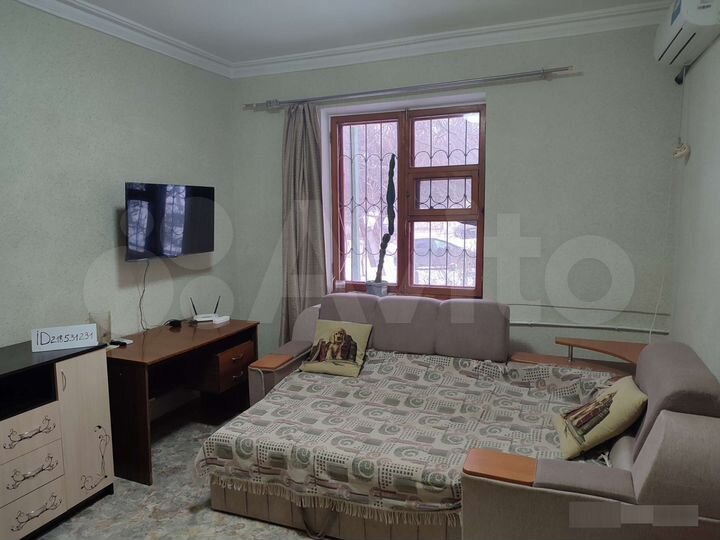 2-к. квартира, 54 м², 1/2 эт.