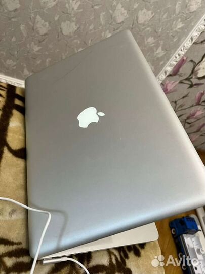 Apple MacBook Pro 15 core I7 3.3ghz turbo/750gb HD