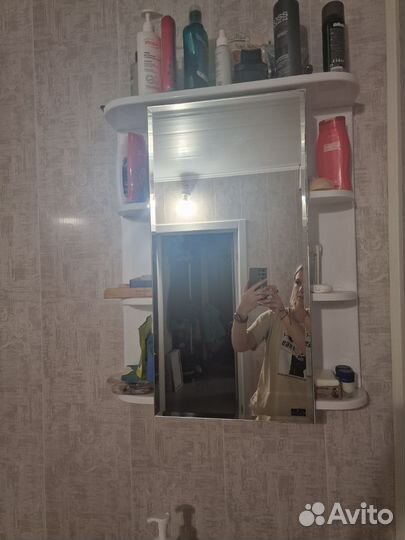 Шкаф, раковина и тумба под раковину в ванну