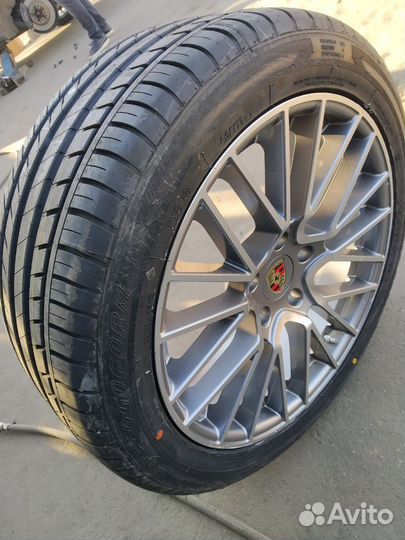 R20 Tracmax X-Privilo RS01+ 275/45, PCD 5x130 DIA 71.6