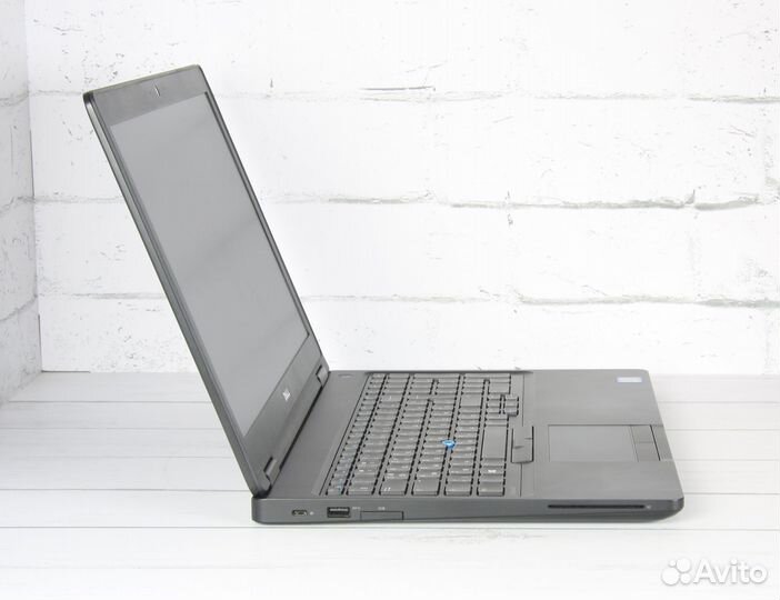 Dell Latitude 5580 i7/16/256/FHD/Geforce 930 MX