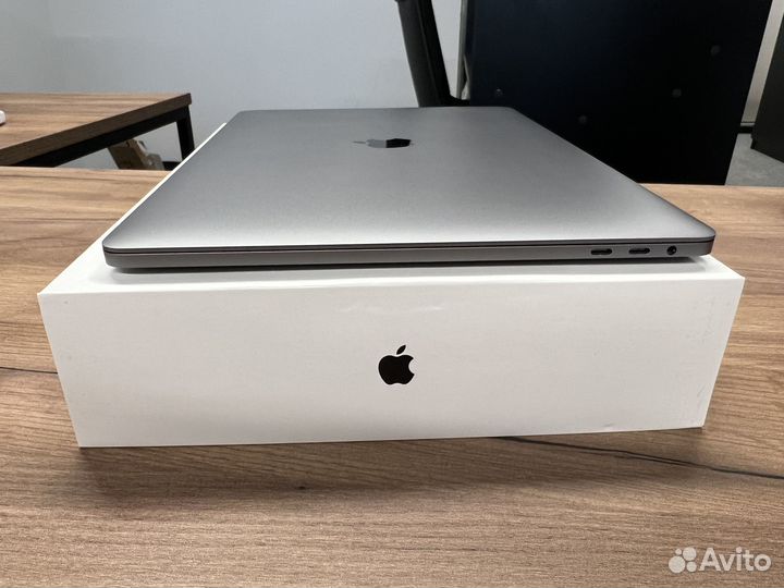 Macbook Pro 15 2019 i9 32GB 1TB Pro Vega 20