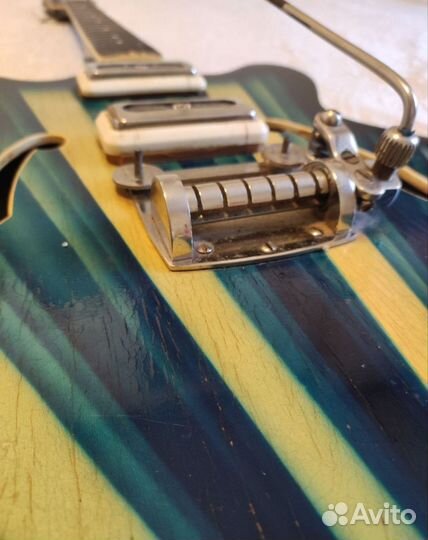 Акустическая гитара